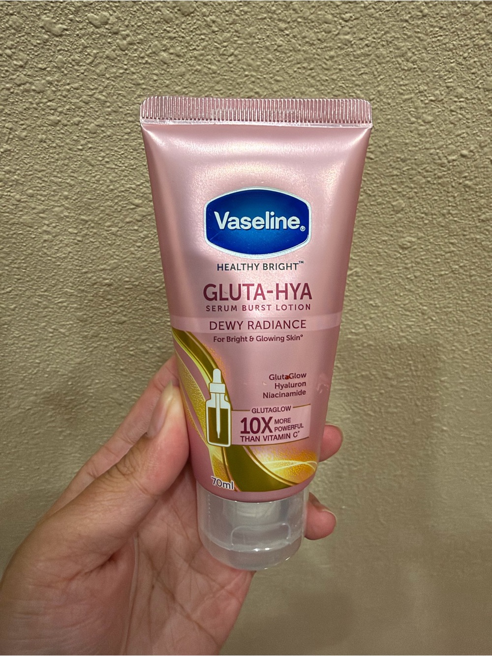 Vaseline Healthy Bright Gluta-Hya Dewy Radiance Serum-In-Lotion 70ml